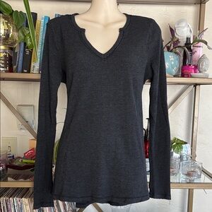 Anthropologie Charcoal Long Sleeve V-Neck Top t la